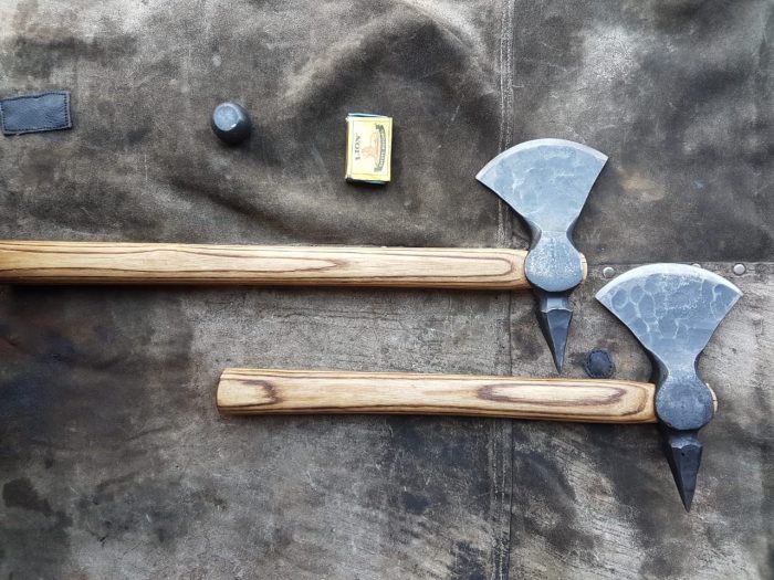 HAMMER HEAD TOMAHAWK (MEDIUM)
